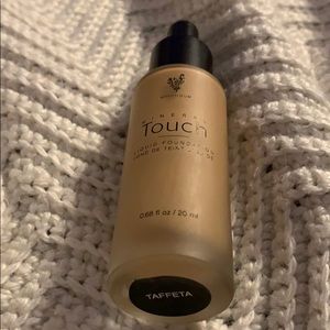 Younique liquid touch foundation